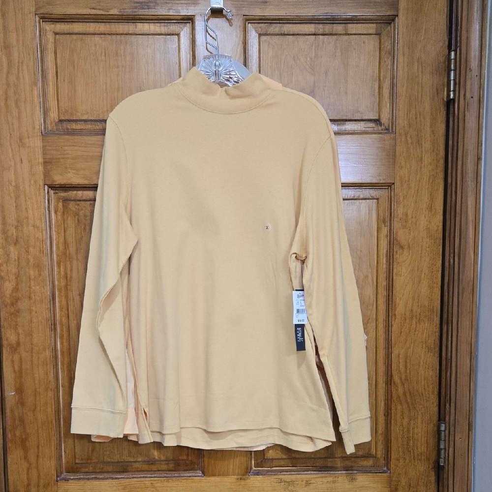 Hastings & Smith Women's Yellow Mock Turtle Neck Top